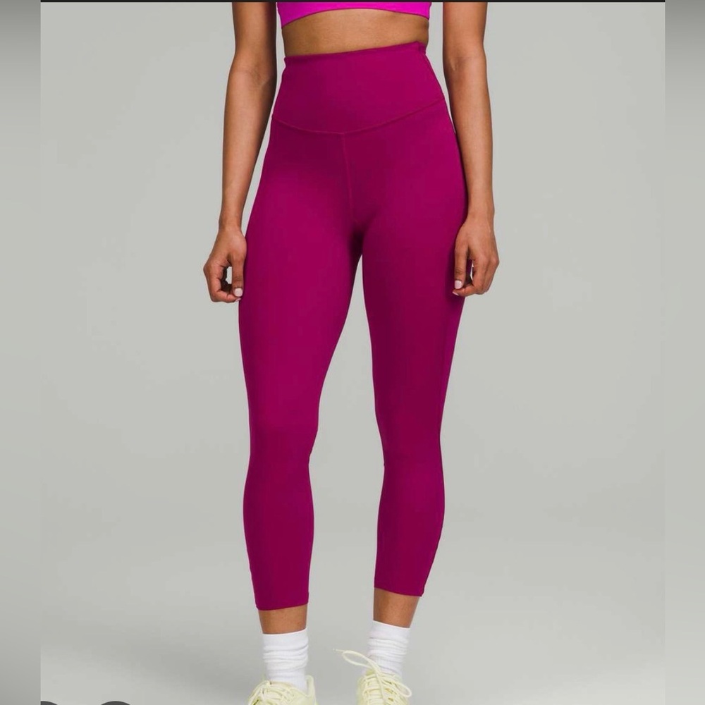 Lululemon Base Pace HR Crop 23”